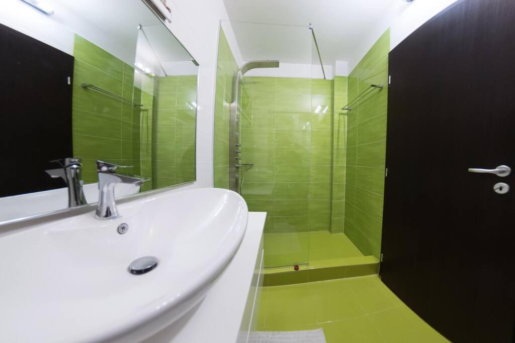 Central Oasis Appartement Boekarest Buitenkant foto